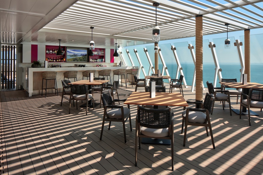 Celebrity Cruises, Celebrity Beyond, Retreat Sundeck 7 ©CEL.jpg
